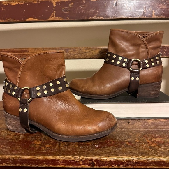 UGG Darling Harness Ankle Boot Whiskey Brown Cowboy Biker Booties - Picture 15 of 15